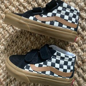 Toddler boys checker high top sneakers.